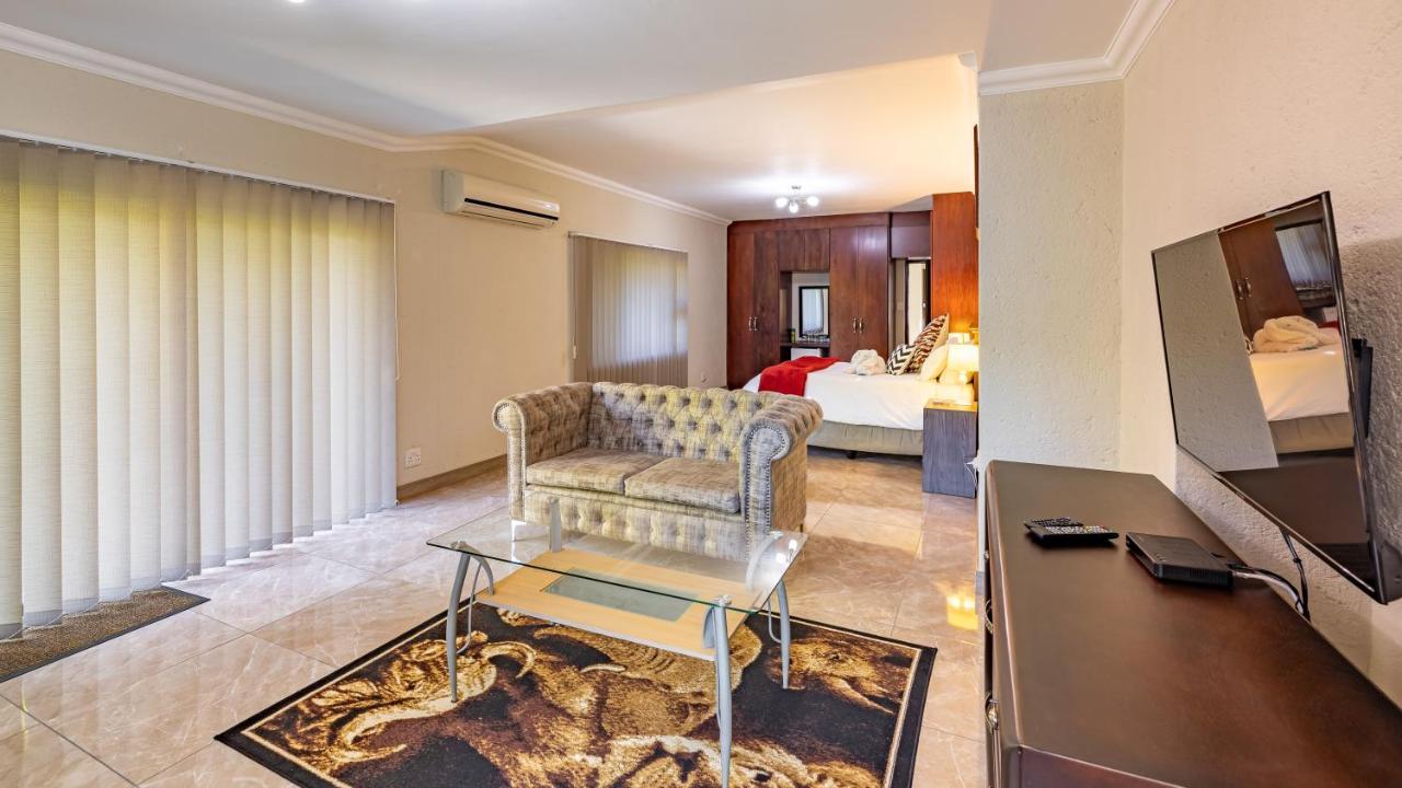 Joern'S Gaestehaus Mbombela Zewnętrze zdjęcie